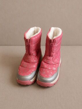 Wonder Nation Snow Boots With Snowflakes Pattern Size 6